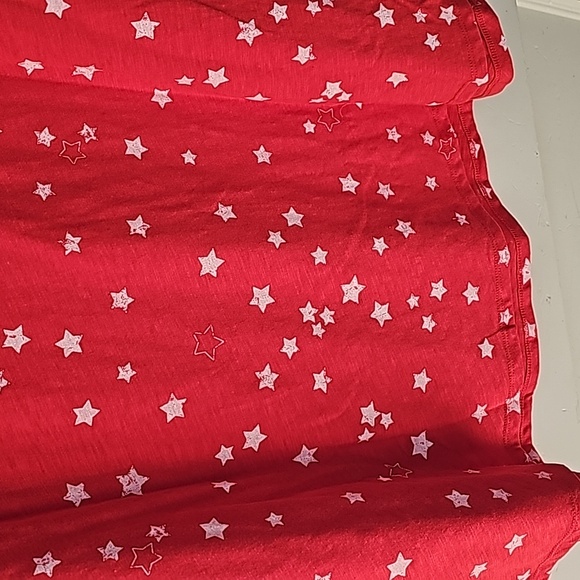 Evri women plus size red and white stars t shirt. Size 1x. Still has tags on it. - Picture 5 of 7